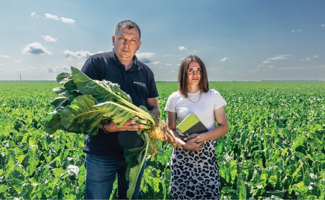 Алексей Чендаков и агроном по защите растений Ольга Чихирь