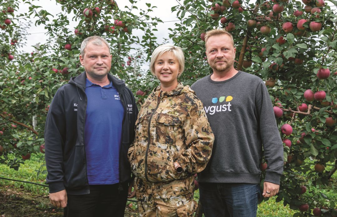 Слева направо: И. Харитонов, И. Лаврушкина, С. Мальгин Слева направо: И. Харитонов, И. Лаврушкина, С. Мальгин