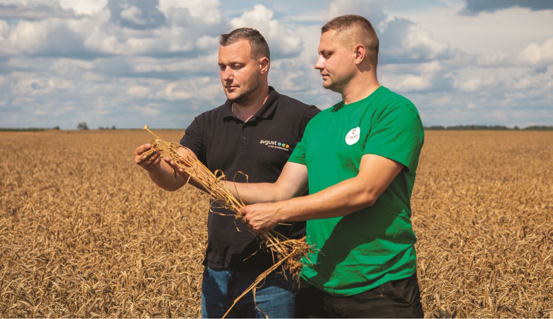 И. Степура (справа) и В. Евсиков И. Степура (справа) и В. Евсиков